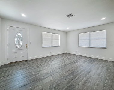 1755 Shore Acres Boulevard Ne - Photo Thumbnail 5