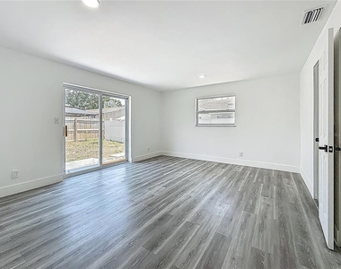 1755 Shore Acres Boulevard Ne - Photo Thumbnail 18