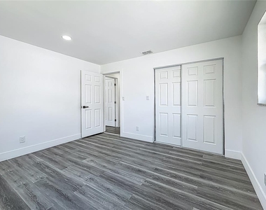 1755 Shore Acres Boulevard Ne - Photo Thumbnail 15