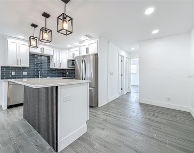 1755 Shore Acres Boulevard Ne - Photo Thumbnail 9