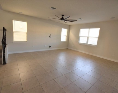 4358 Silver Creek Street - Photo Thumbnail 4