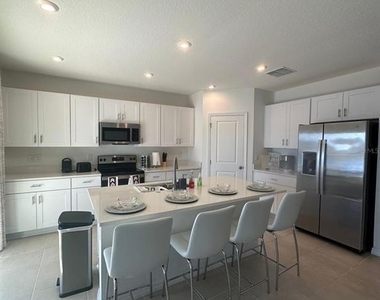 3921 Southern Vista Loop - Photo Thumbnail 3