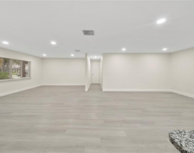 2662 Derbyshire Road - Photo Thumbnail 4