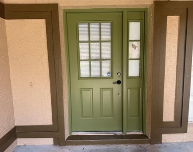 11128 Sylvan Pond Circle - Photo Thumbnail 2