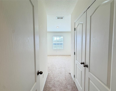 1249 Yellow Finch Drive - Photo Thumbnail 13