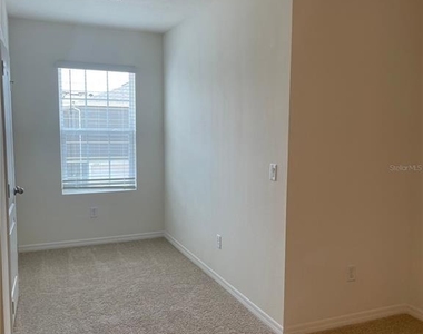1249 Yellow Finch Drive - Photo Thumbnail 8