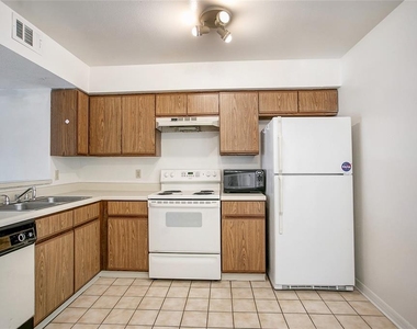 2721 Gray Fox Lane - Photo Thumbnail 2
