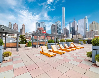 West 53rd Street - Photo Thumbnail 8