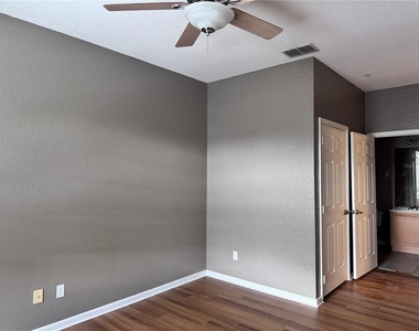 586 Brantley Terrace Way - Photo Thumbnail 9