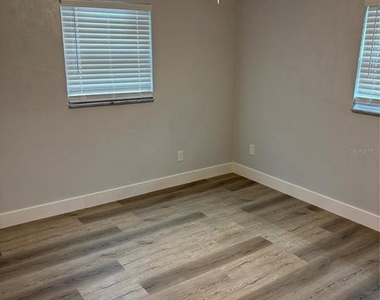 977 E Normandy Boulevard - Photo Thumbnail 6