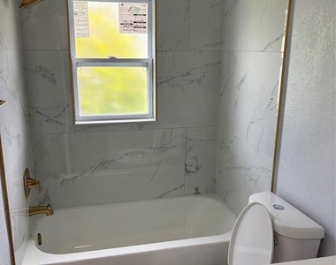 977 E Normandy Boulevard - Photo Thumbnail 5