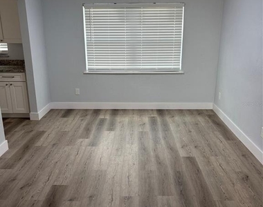 977 E Normandy Boulevard - Photo Thumbnail 2