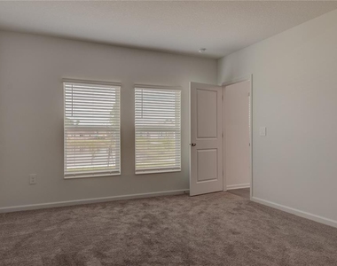 1490 Brentwood Drive - Photo Thumbnail 24