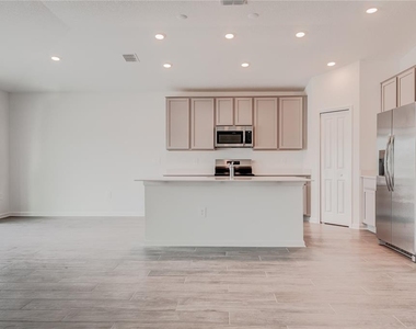 1490 Brentwood Drive - Photo Thumbnail 14