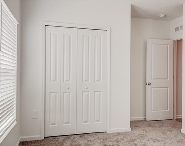 1490 Brentwood Drive - Photo Thumbnail 11