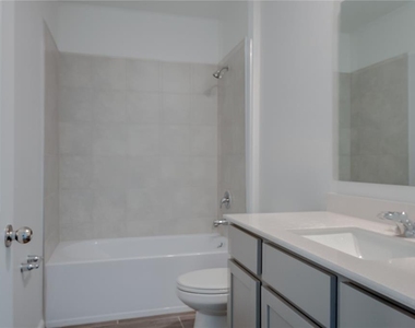 1490 Brentwood Drive - Photo Thumbnail 9