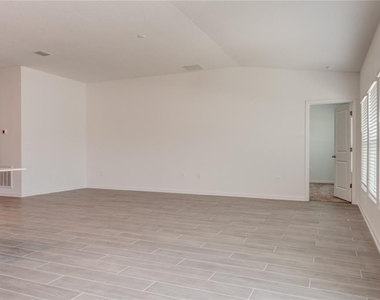 1490 Brentwood Drive - Photo Thumbnail 16