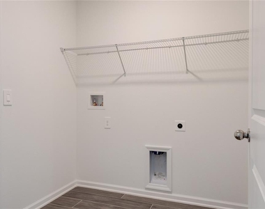 1490 Brentwood Drive - Photo Thumbnail 12