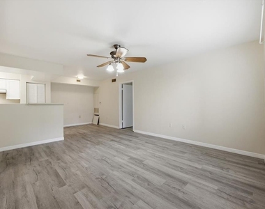 3004 Parkway Boulevard - Photo Thumbnail 5