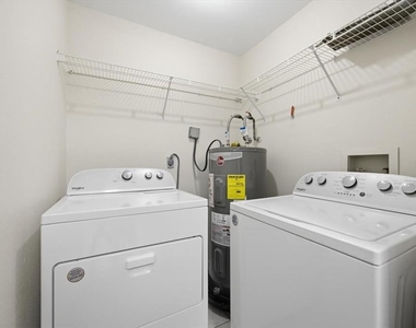 3004 Parkway Boulevard - Photo Thumbnail 4