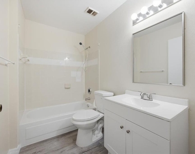 3004 Parkway Boulevard - Photo Thumbnail 6