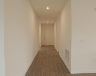 1762 Flag Street - Photo Thumbnail 4
