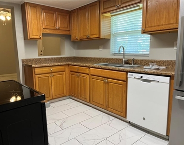 521 Ohio Street - Photo Thumbnail 5