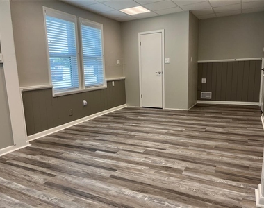 521 Ohio Street - Photo Thumbnail 10