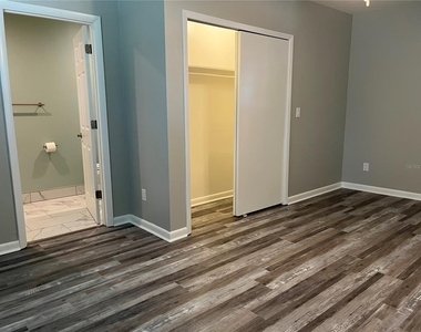 521 Ohio Street - Photo Thumbnail 9