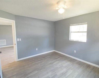 7138 Oakwood Drive - Photo Thumbnail 8