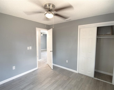 7138 Oakwood Drive - Photo Thumbnail 11