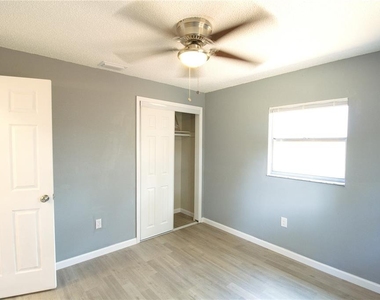 7138 Oakwood Drive - Photo Thumbnail 10