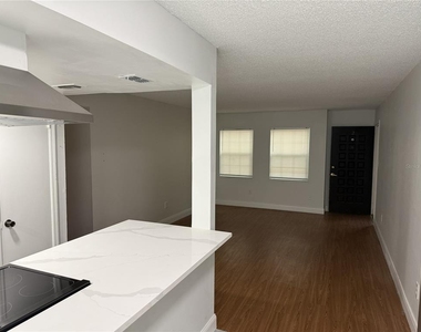 726 Edgewater Drive - Photo Thumbnail 12