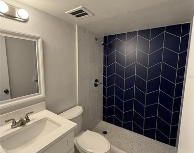726 Edgewater Drive - Photo Thumbnail 11