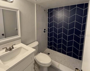 726 Edgewater Drive - Photo Thumbnail 16