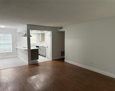 726 Edgewater Drive - Photo Thumbnail 13
