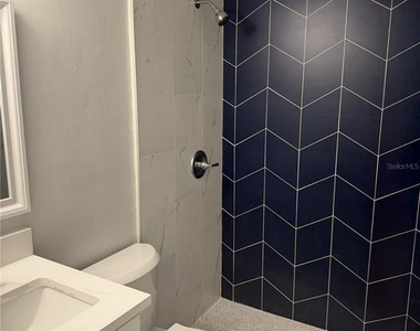 726 Edgewater Drive - Photo Thumbnail 15