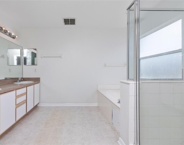 746 Lockbreeze Drive - Photo Thumbnail 28
