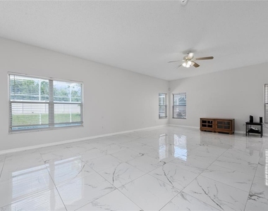 746 Lockbreeze Drive - Photo Thumbnail 5