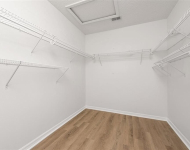 746 Lockbreeze Drive - Photo Thumbnail 30