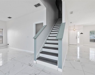 746 Lockbreeze Drive - Photo Thumbnail 11