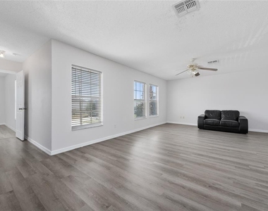 746 Lockbreeze Drive - Photo Thumbnail 13
