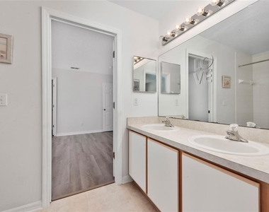 746 Lockbreeze Drive - Photo Thumbnail 23