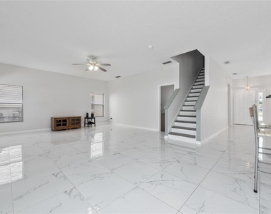 746 Lockbreeze Drive - Photo Thumbnail 6