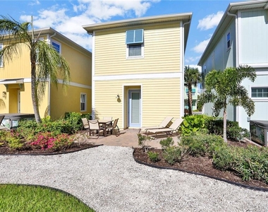 8038 Surf Street - Photo Thumbnail 18