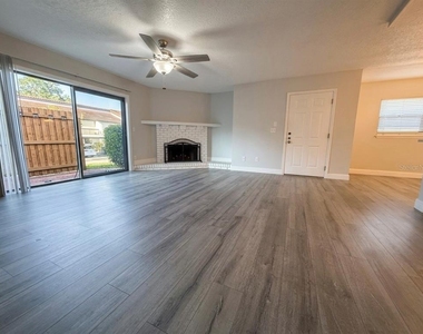 150 Killarney Bay Court - Photo Thumbnail 8