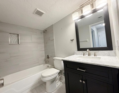 150 Killarney Bay Court - Photo Thumbnail 10