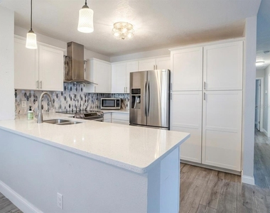 150 Killarney Bay Court - Photo Thumbnail 6