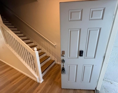 933 Enclair Street - Photo Thumbnail 2