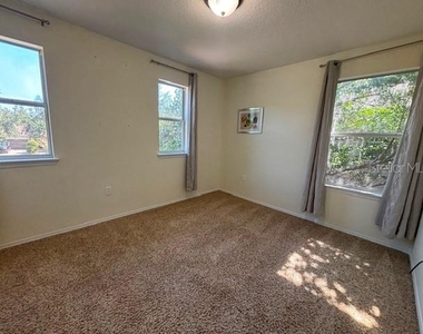 11844 Chateaubriand Avenue - Photo Thumbnail 32